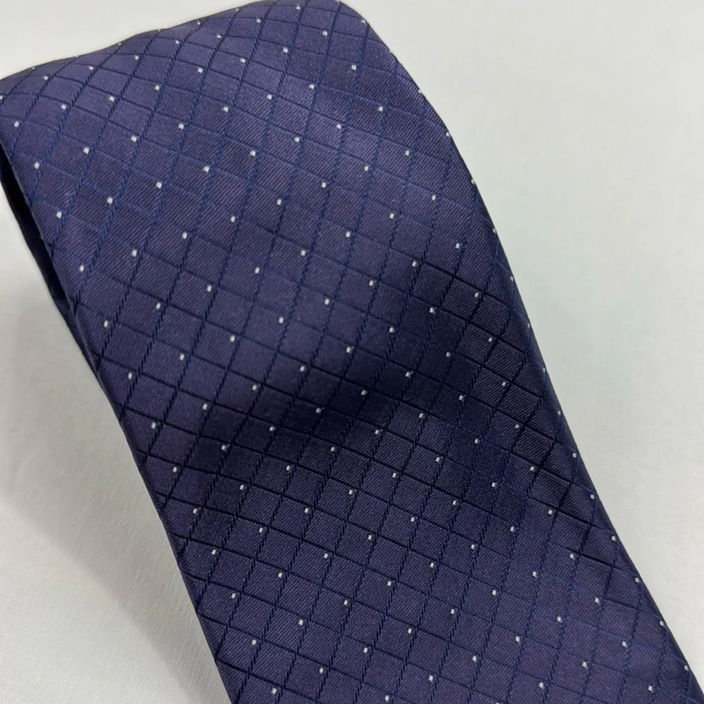 301. Calvin‎ Klein purple & black tie